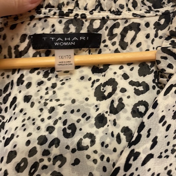 Blouse by Tahari, worn twice.  Size is LX - Picture 2 of 5